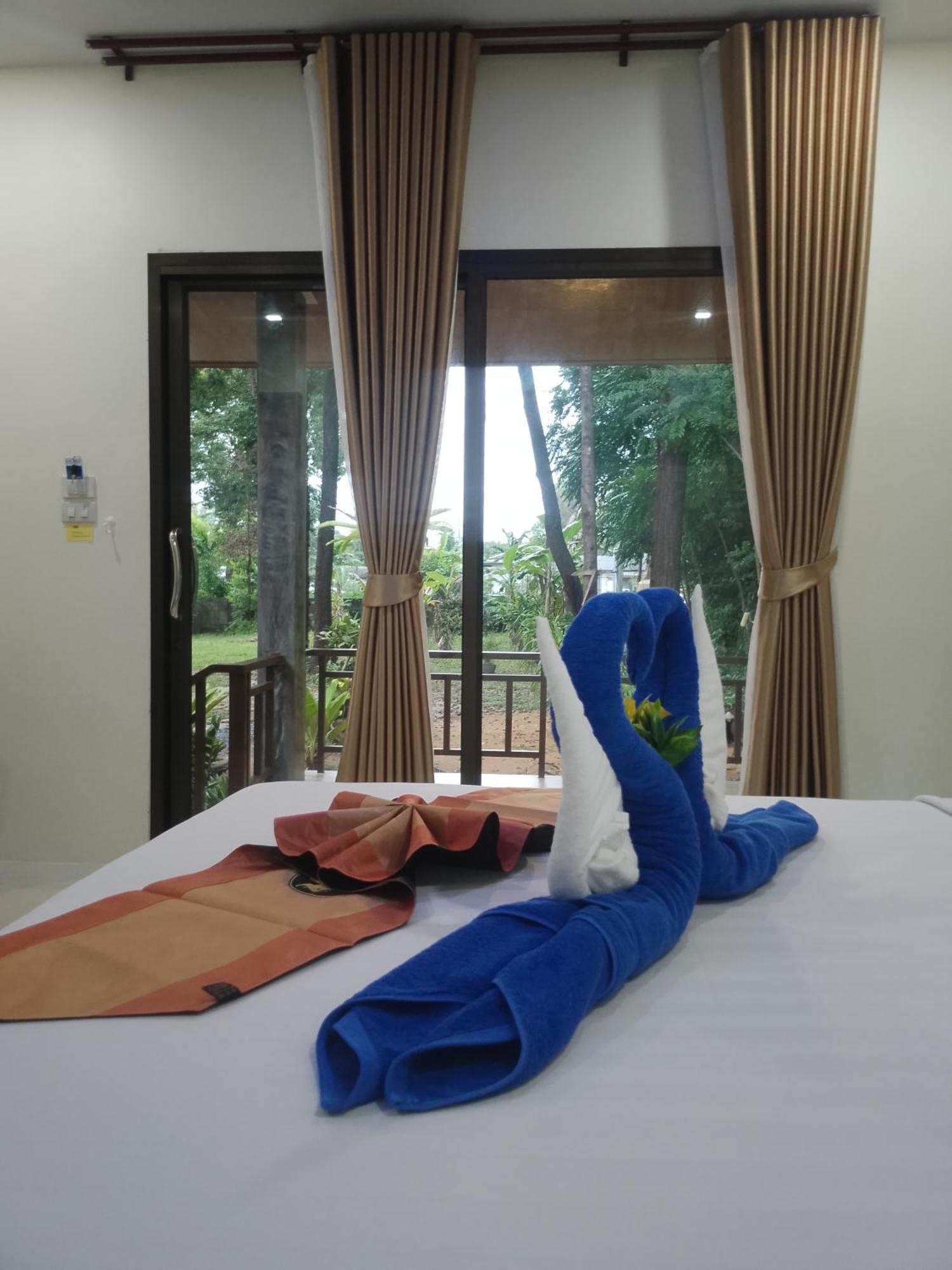 The Sun Long Beach Resort Ko Lanta 外观 照片