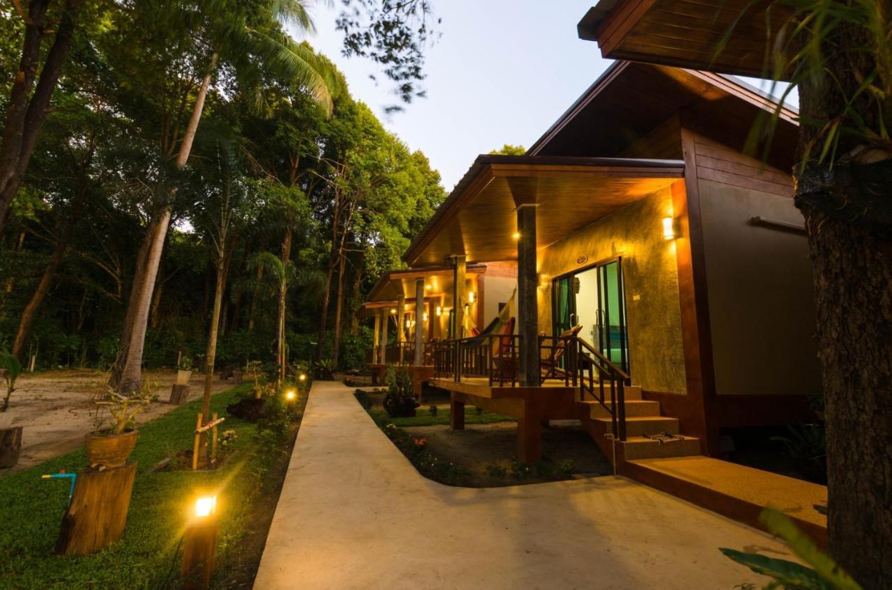 The Sun Long Beach Resort Ko Lanta 外观 照片